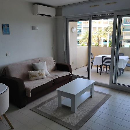 Antibes Les Pins 2 Pieces Vue Mer Piscine Parking Apartment Exterior photo