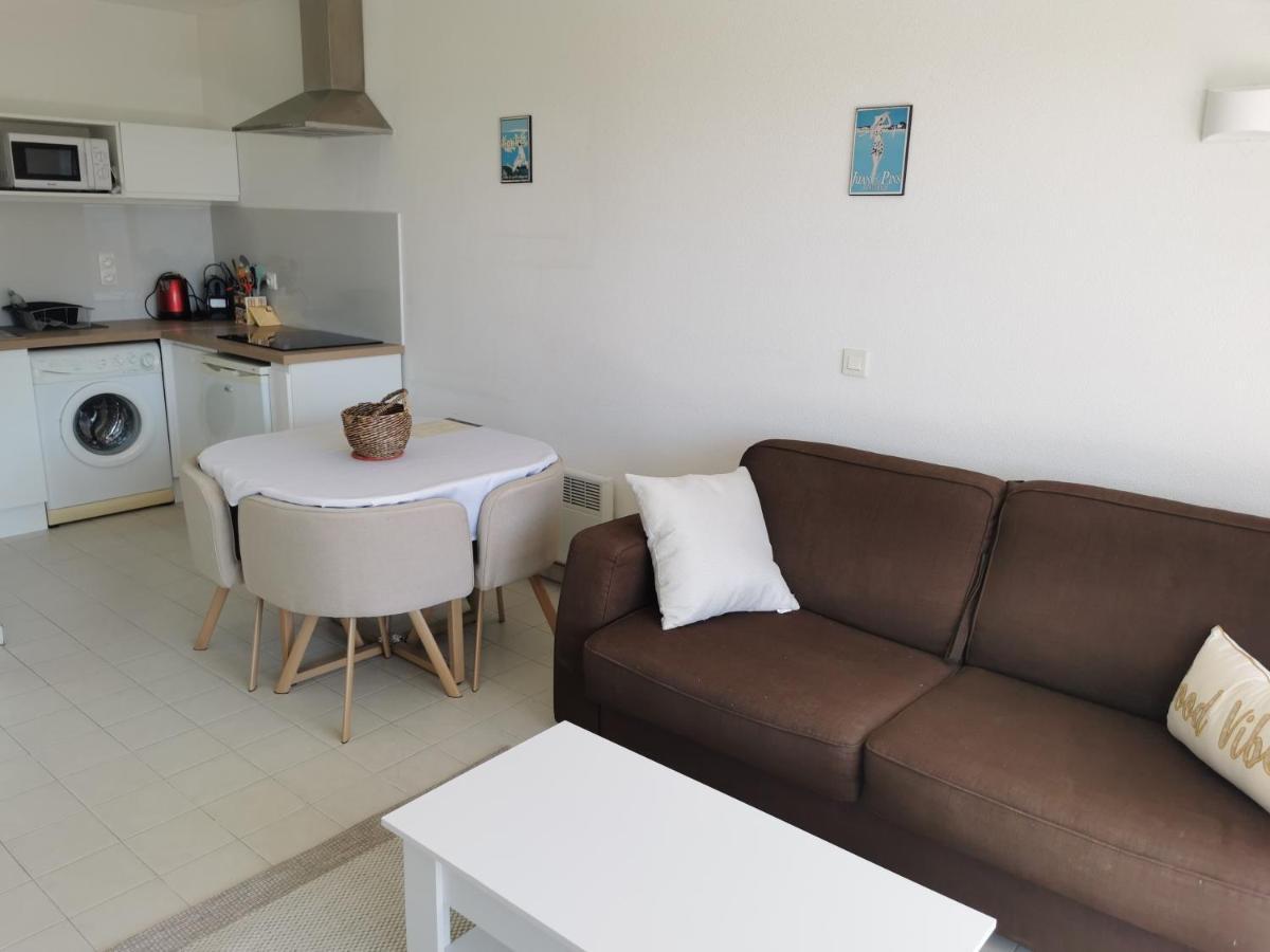 Antibes Les Pins 2 Pieces Vue Mer Piscine Parking Apartment Exterior photo